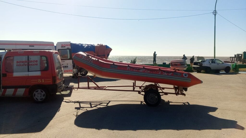 Sigue la búsqueda de los pescadores a más de una semana de sus desapariciones en el Río de la Plata
