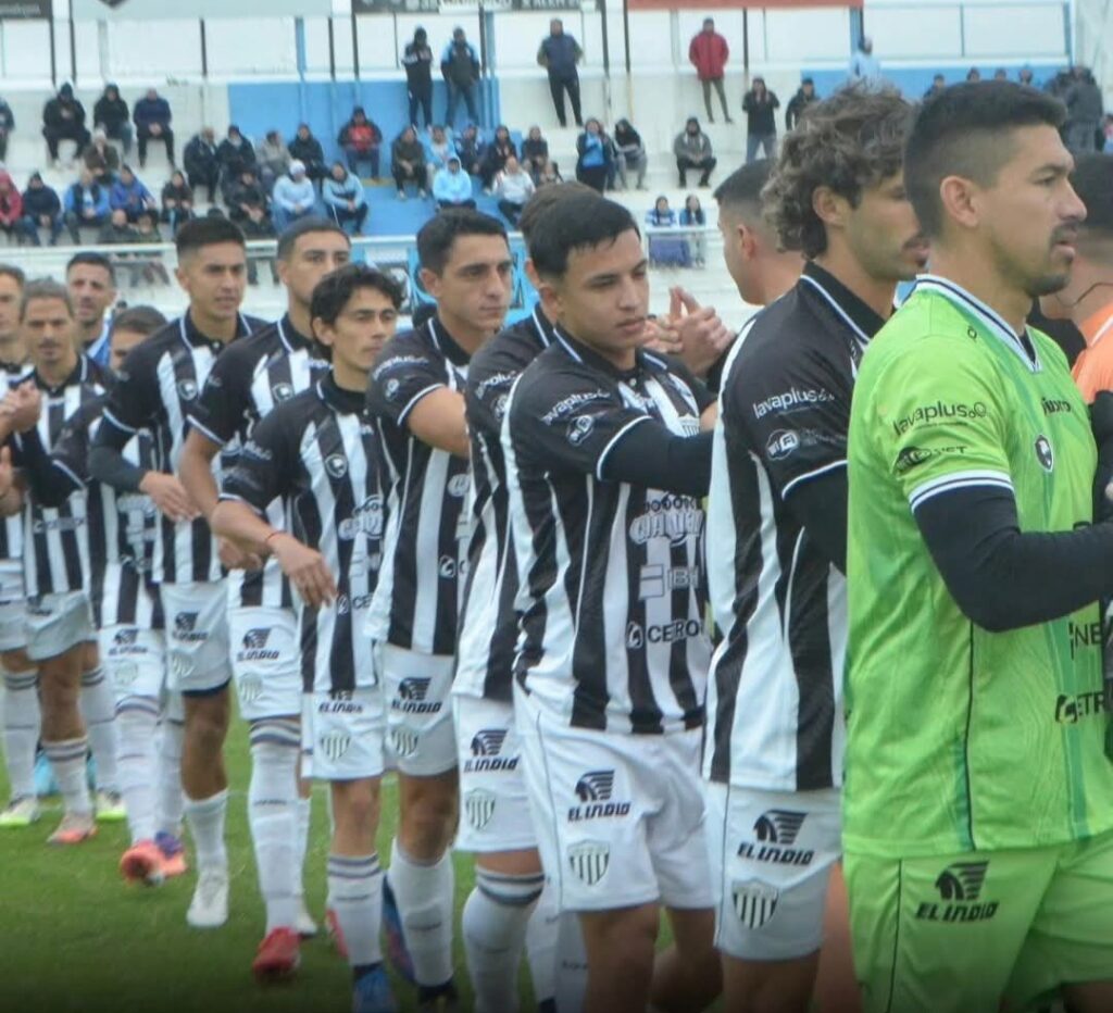 Sin rumbo: For Ever volvió a perder y sigue hundido en el fondo de la tabla