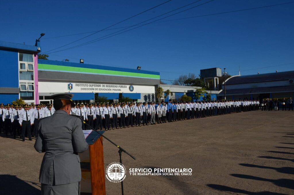 Leandro Zdero presidió la jura de fidelidad a la Bandera de más de 1.000 nuevos agentes y cadetes