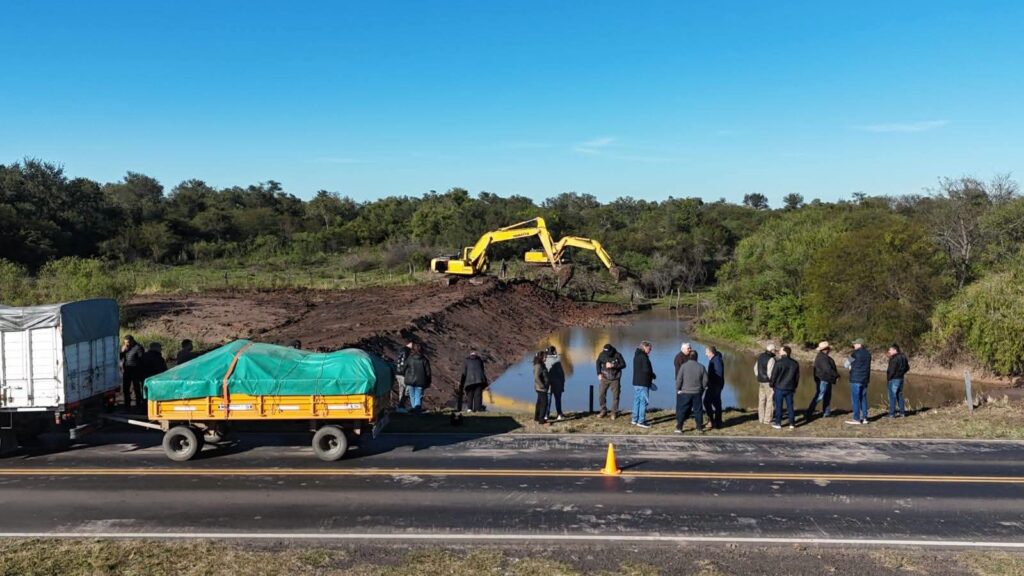 Histórica respuesta al sector productivo: el Gobierno de Chaco inició la limpieza del canal Río Muerto tras 20 años de espera