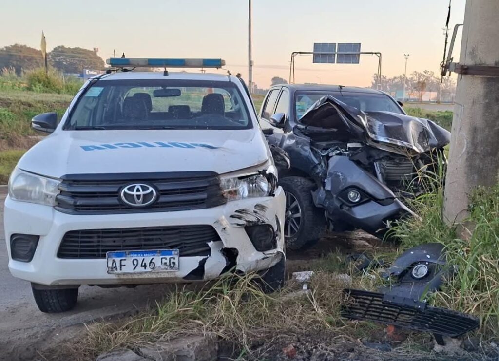 Intensa persecución en la Ruta 11: recuperan una camioneta robada tras evadir cinco controles