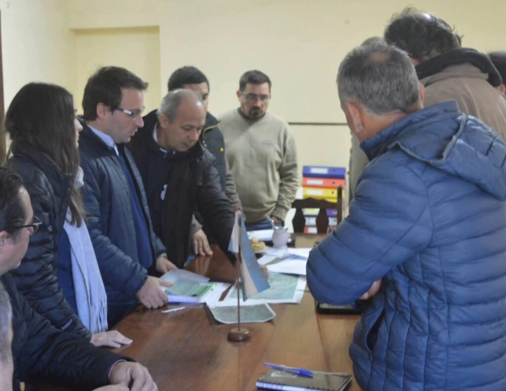 Puerto Tirol: coordinan obras hídricas para prevenir inundaciones en la zona de la Estación Donovan
