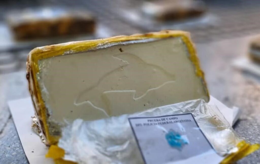 Secuestraron en Córdoba 23 kilos de cocaína con “el sello del delfín”, marca de origen de la droga del “Patrón del Norte”