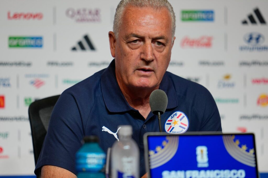 Gustavo Alfaro se hartó de las críticas por el planteo de Paraguay ante Australia y fue certero: “Chocamos con la realidad”