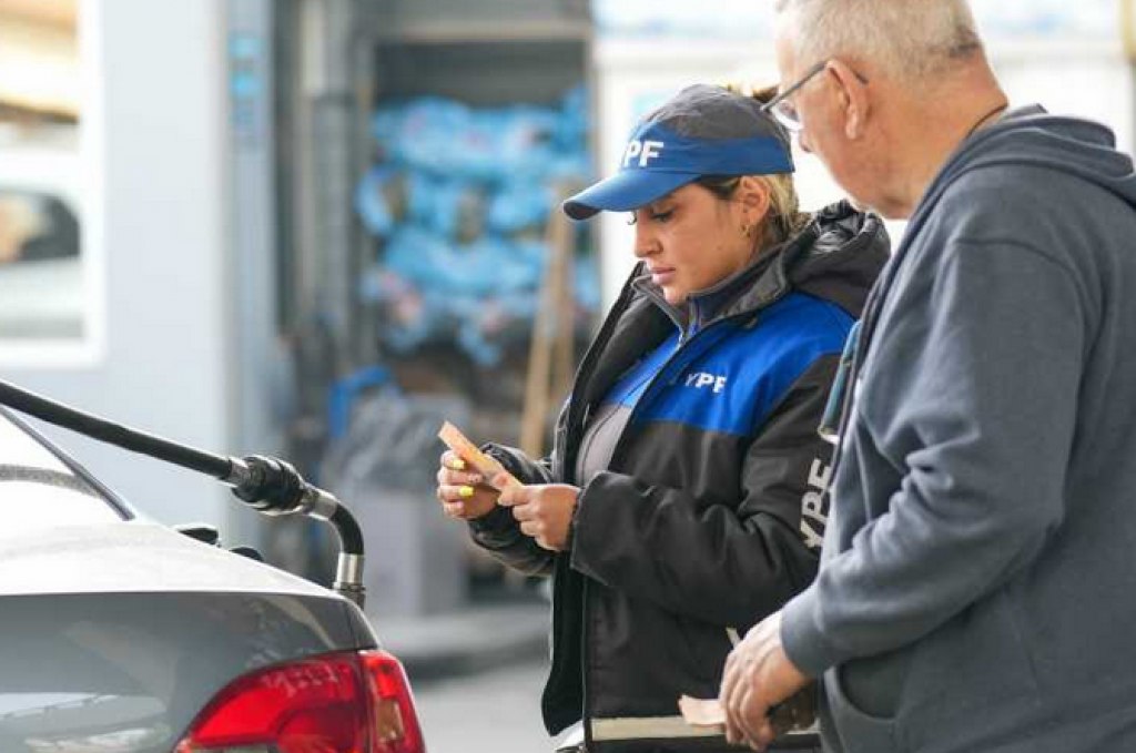 La nafta aumentó un 24,3% desde el inicio de la guerra en Argentina y es la mayor suba de la región