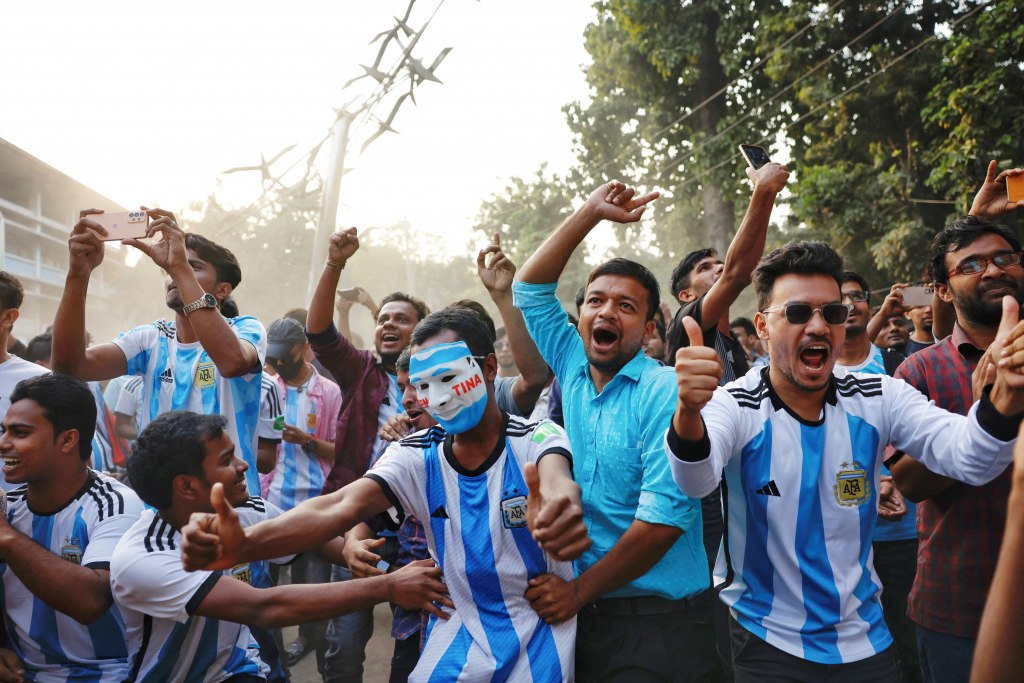 Bangladesh volvió a latir al compás de la Selección argentina y celebró el triunfo ante Argelia