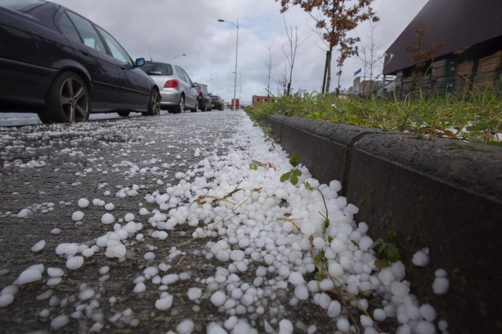 Tormentas fuertes y granizo: rige un alerta amarillo en seis provincias del país
