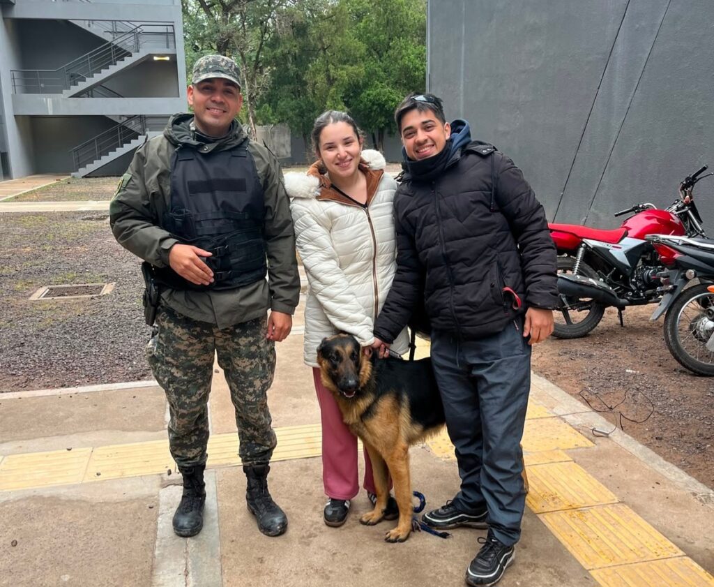 «Oso» se perdió en la Bienal y fue reencontrado gracias a la intervención del personal policial