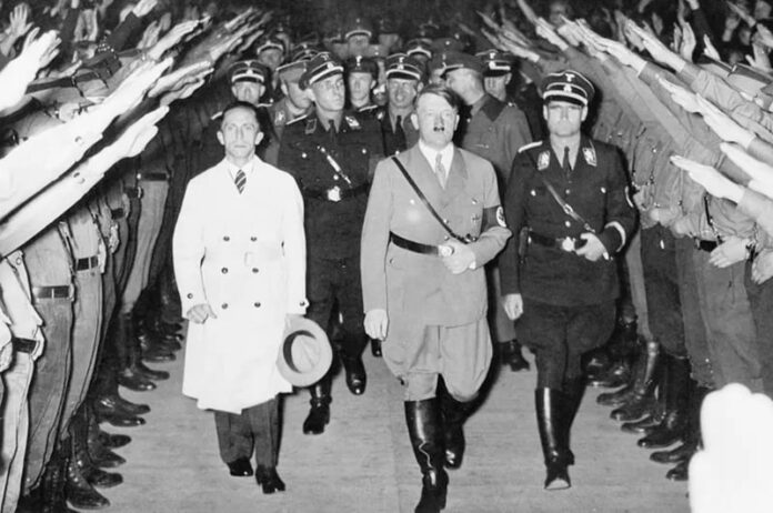 Descubre el Pasado Oculto: Un Buscador Revela la Afiliación Nazi de Más de 12 Millones de Alemanes