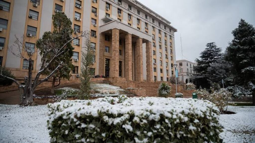 Suspendieron las clases en algunas ciudades de Mendoza por nevadas, lluvias, viento y temperaturas bajo cero