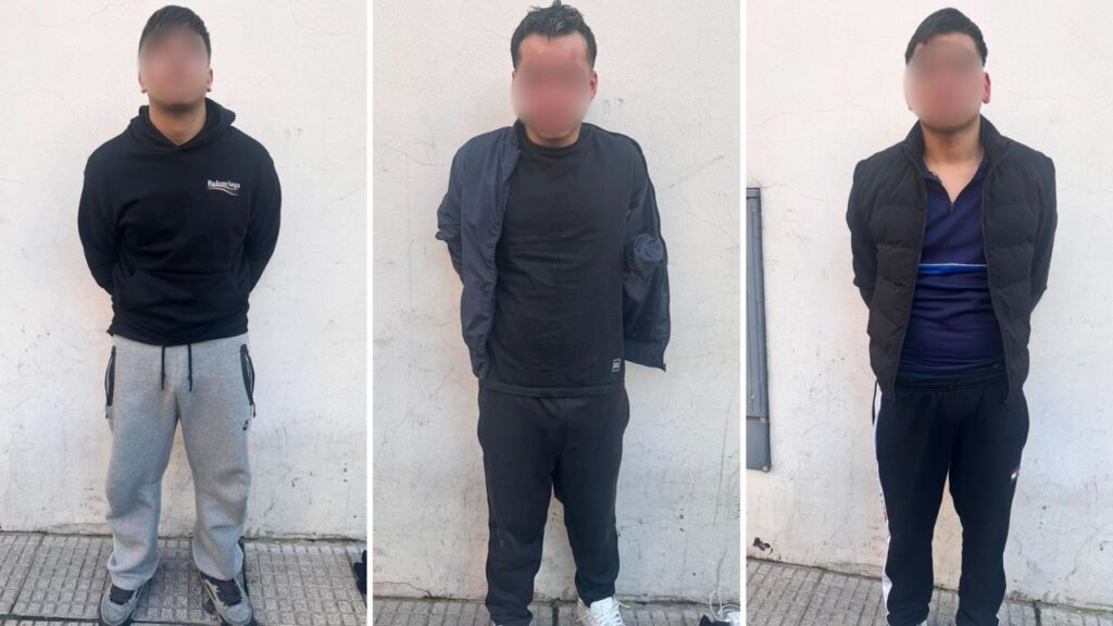 Detuvieron a tres jóvenes por intentar estafar a dos turcos en una falsa operación de criptomonedas