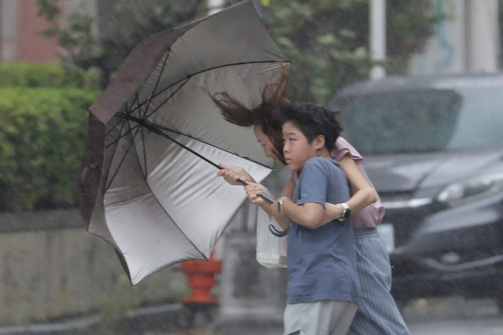 China evacuó a casi 2 millones de personas ante la llegada del tifón Bavi