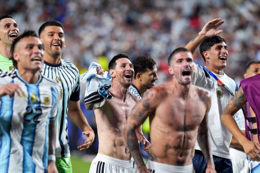 ¡A semifinales! Con un golazo de Julián, Argentina le ganó a Suiza un partido que tuvo todo y se cita con Inglaterra