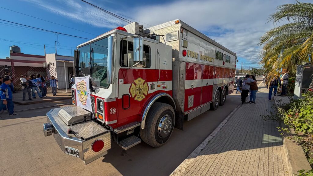Pampa del Indio: histórica llegada de la primera autobomba para los Bomberos Voluntarios