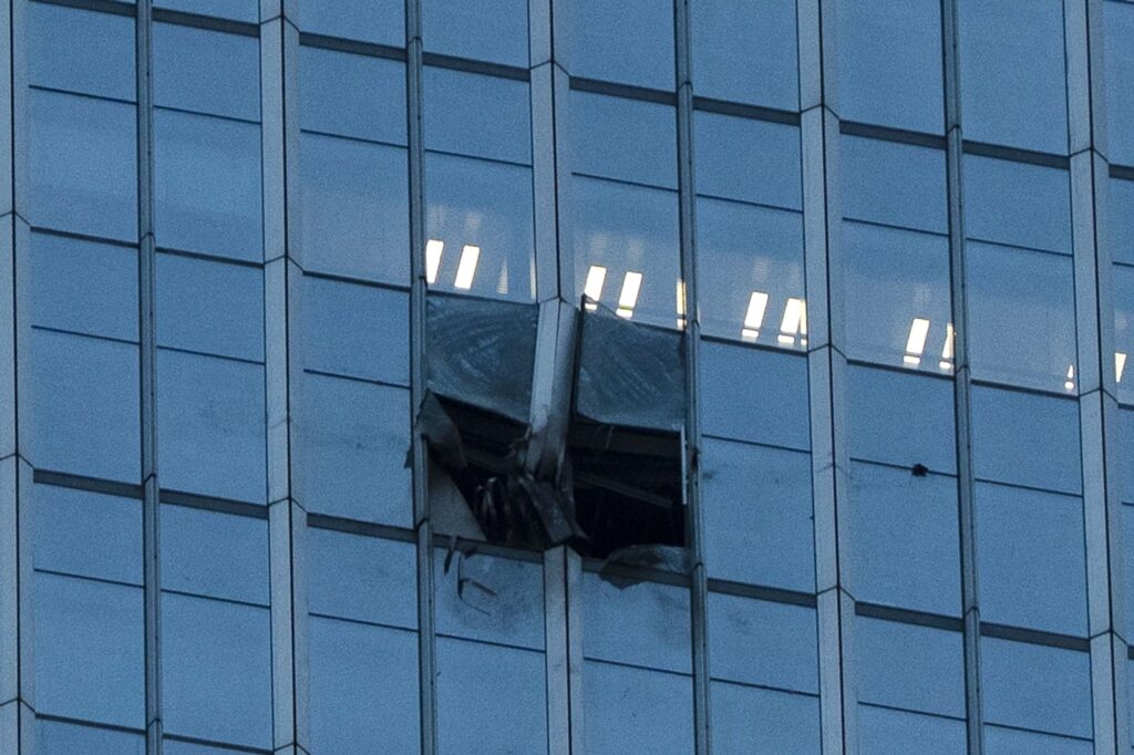 El piloto que se estrelló contra una torre en Pekín había dicho que quería “terminar con su vida”
