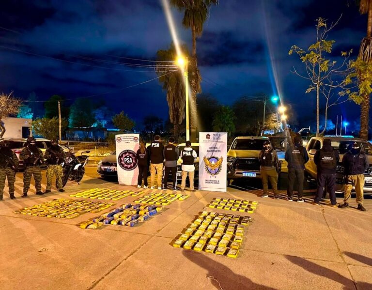 Bloquearon el paso de una caravana de traficantes y decomisaron casi 200 kilos de cocaína