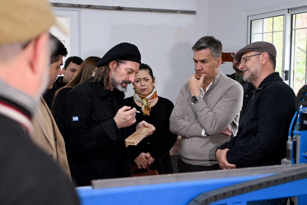Chaco consolida un proyecto cultural único con la primera fábrica-escuela de acordeones