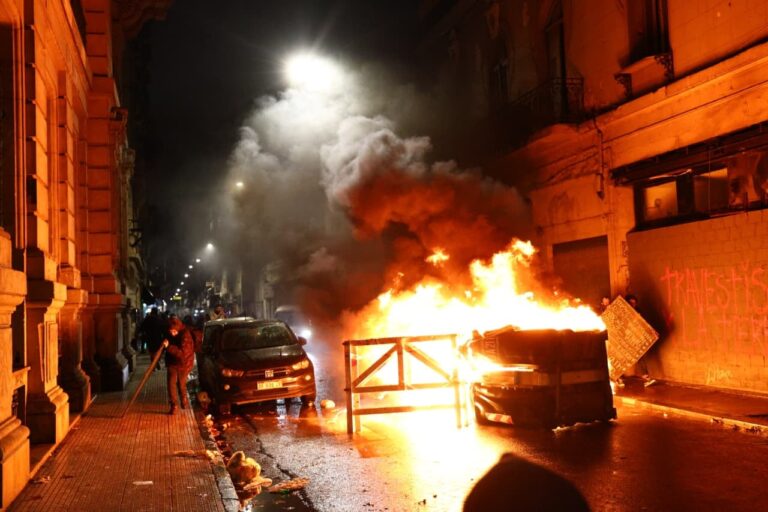 Detenidos en incidentes frente al Congreso: Antecedentes delictivos revelan un patrón preocupante