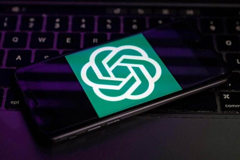 OpenAI Informa al FBI sobre Amenazas de Asesinato Planeadas con ChatGPT