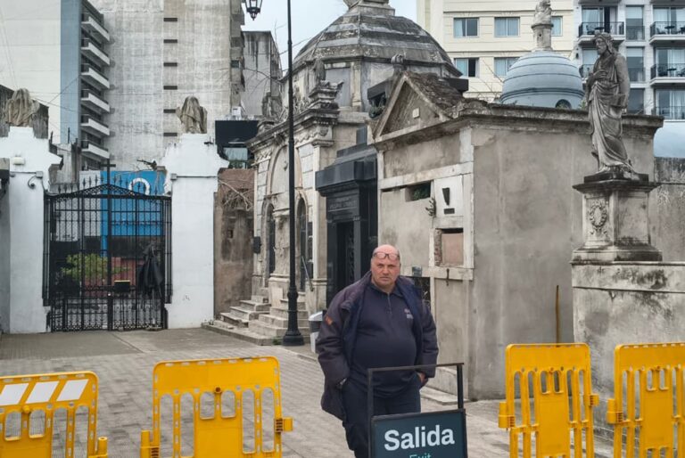 Conflicto judicial por la futura tienda en el Cementerio de la Recoleta