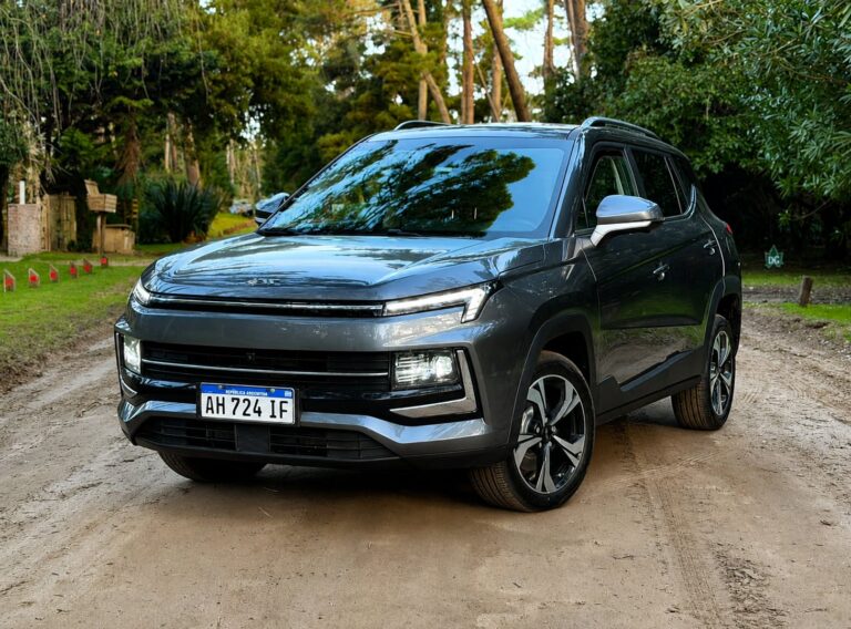 Descubre el SUV Chino JAC JS4: La Opción Económica por Menos de US$30,000