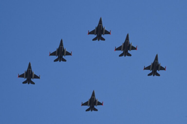 Los Cielos de Buenos Aires se Iluminarán con el Vuelo de los F-16 este Viernes
