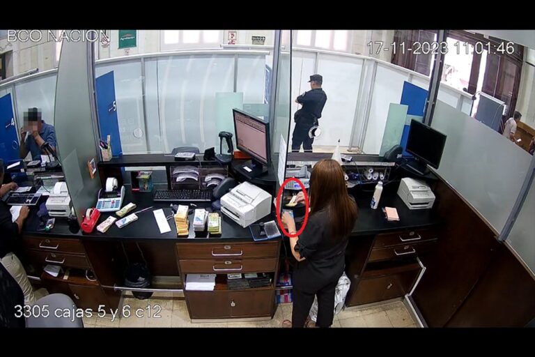 Cajeros del Banco Nación en el banquillo por robo a clientes