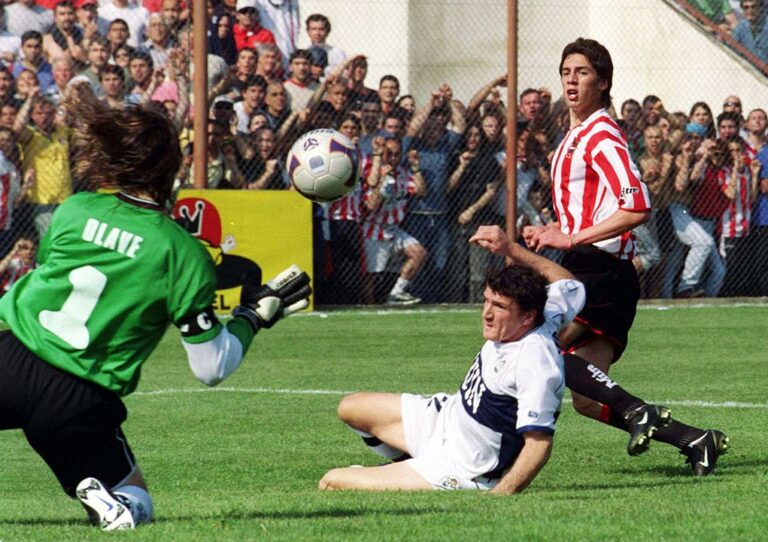 El Clásico Platense: Estudiantes y Gimnasia se Preparan para un Duelo Con Historia