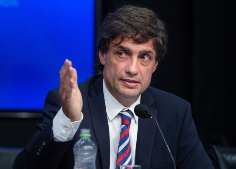 Lacunza Se Postula Como Candidato del PRO para 2027 y Critica la Gestión de Milei