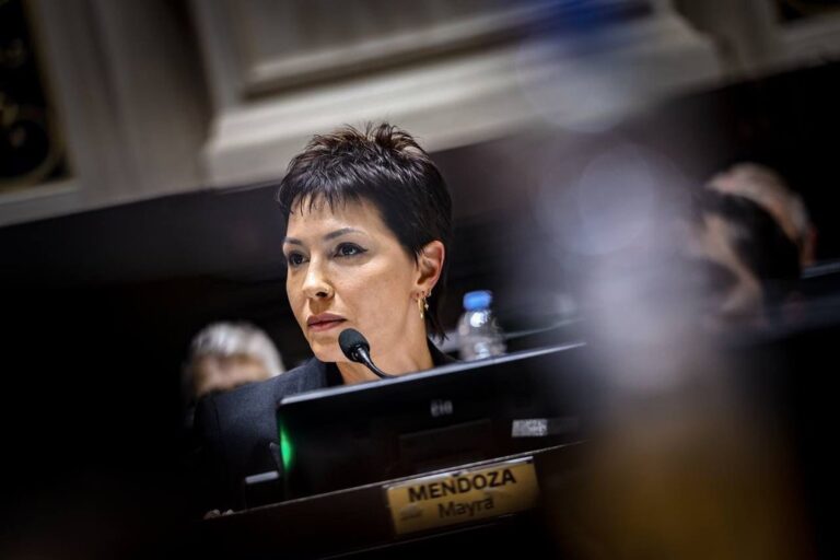 Aprobada la Ley Ema: Un paso crucial contra la violencia digital en las escuelas