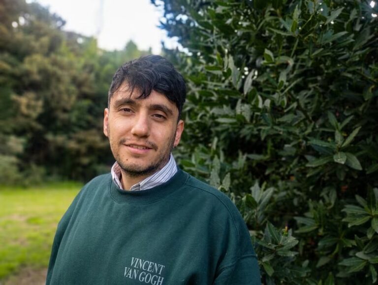 Alfredo Merlo se lleva el Premio Hebe Uhart de Novela con «Un mundo por destruir»