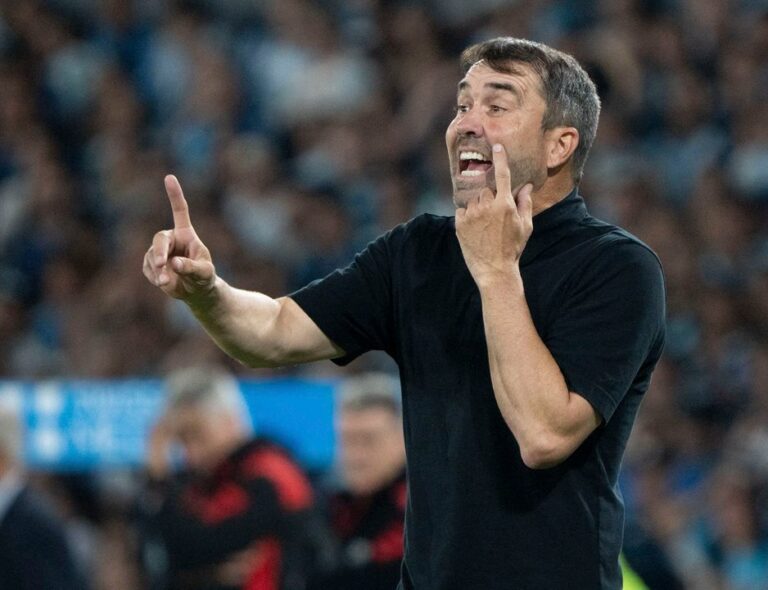 Coudet responde con firmeza tras la victoria de River: «Soy respetuoso, pero no boludo»