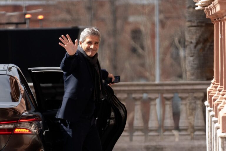 Luis Caputo: «Argentina necesita una reconstrucción urgente tras 25 años de crisis»