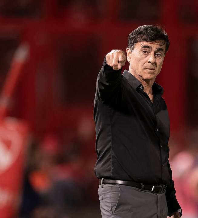 Independiente se queda sin entrenador: Gustavo Quinteros es despedido tras dura derrota