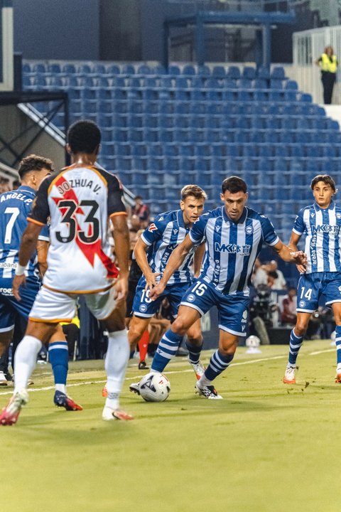 El Alavés se Ubica en la Cima de LaLiga Tras Empatar con el Rayo Vallecano
