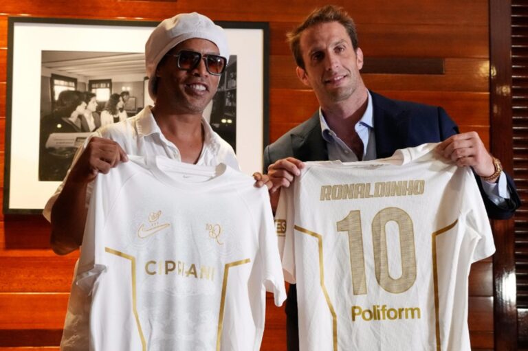Ronaldinho Regresa al Fútbol Profesional a los 46 Años en Italia