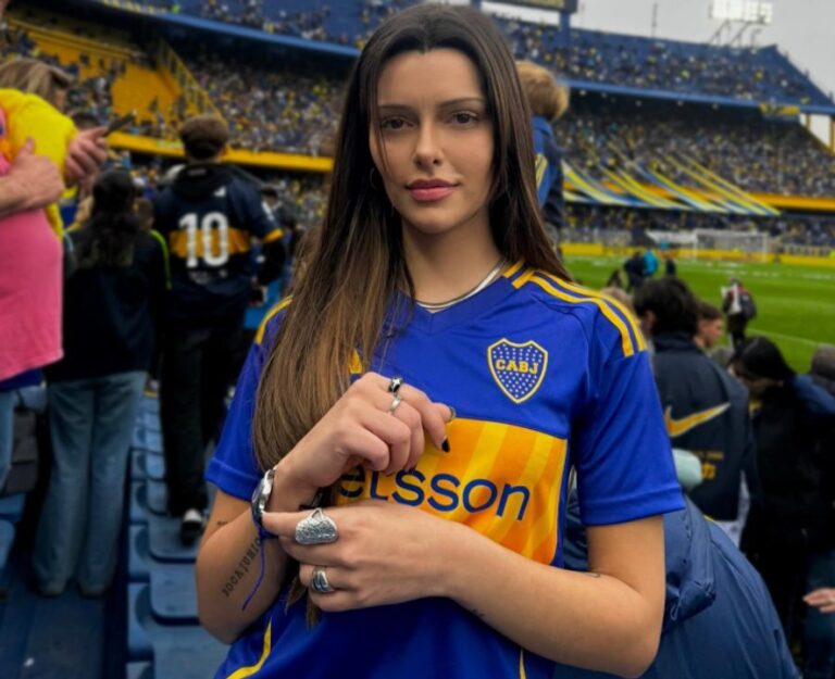 Denuncian agresión a influencer vinculada a la familia Riquelme en los accesos a La Bombonera