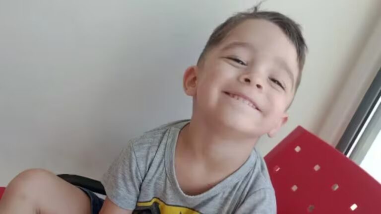 Conmoción por el hallazgo del niño Izan: Revelaciones del abuelo sobre su trágica muerte