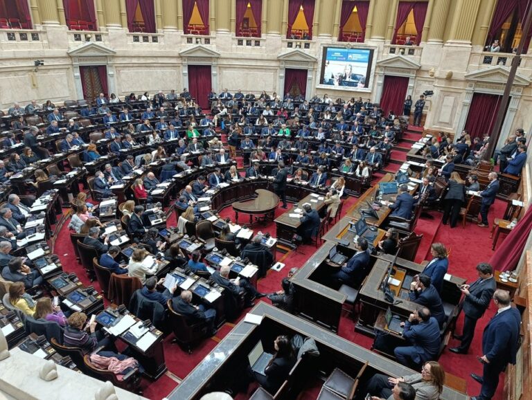 El Gobierno se prepara para una sesión clave en Diputados, mientras la oposición formula su estrategia
