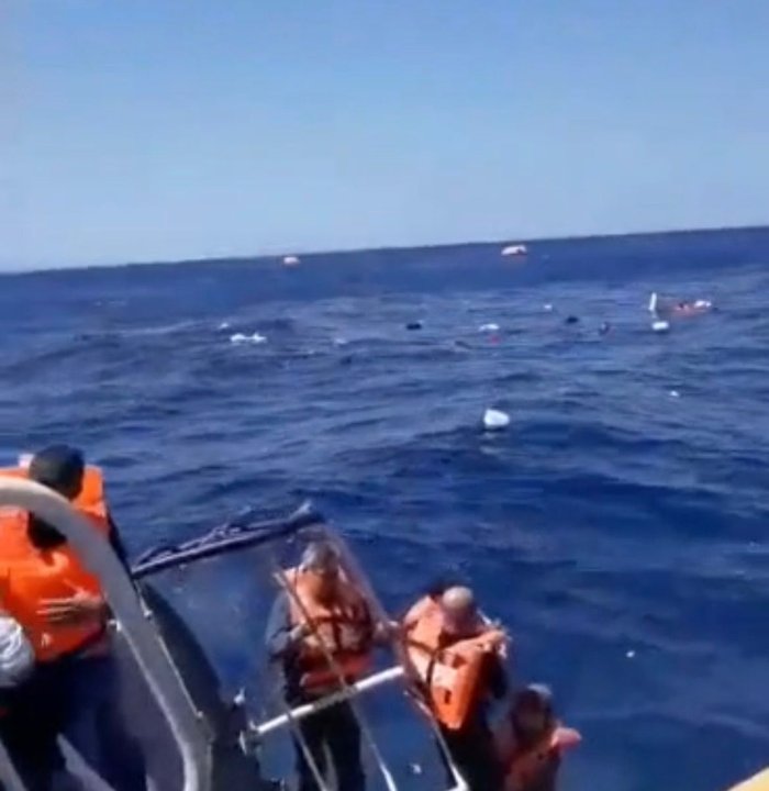 Tragedia en el Mar Mediterráneo: Ferry con 270 Pasajeros se Hundió Frente a Chipre