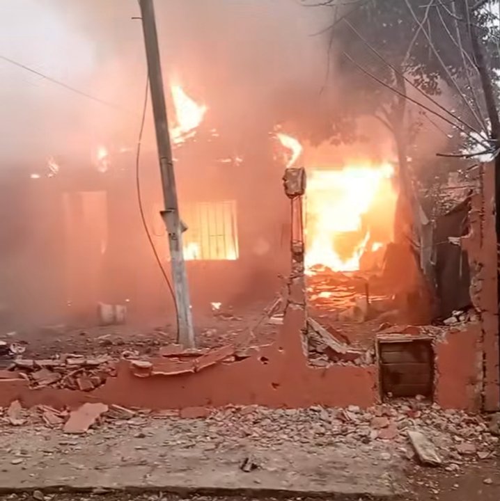 Vecinos se Organizan y Prenden Fuego a Kiosco Narco Tras Doble Homicidio en Florencio Varela
