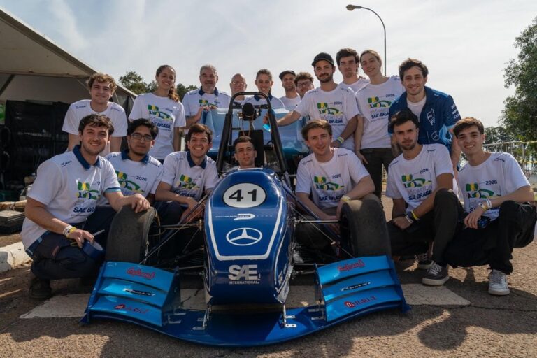 Estudiantes argentinos brillan con su monoplaza en la Fórmula SAE Brasil
