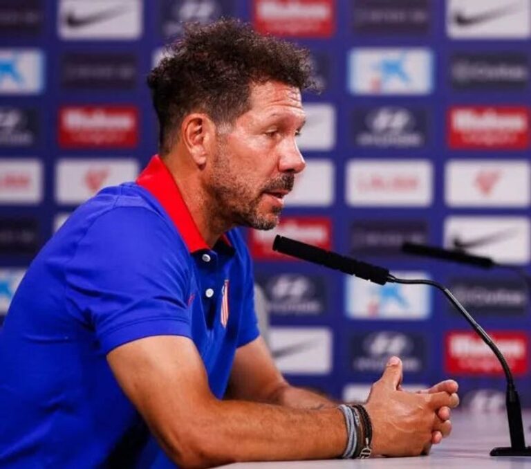 Simeone Confirma la Ausencia de Julián Álvarez en el Debut de LaLiga
