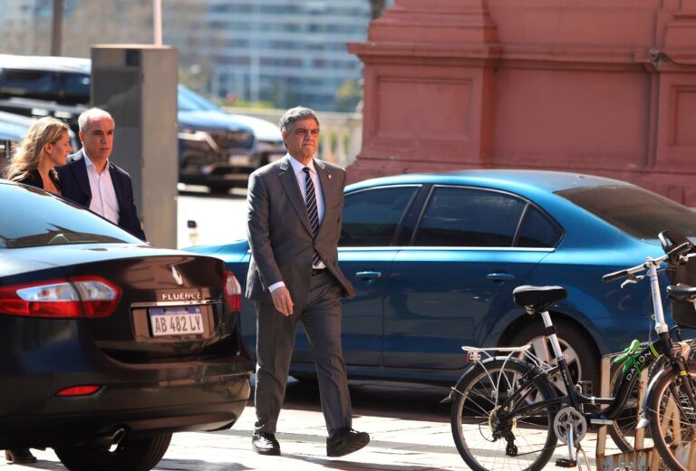 Jorge Macri Implementa Nuevas Medidas para Combatir el Comercio de Celulares Robados