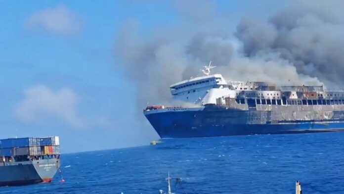 Tragedia en el mar de Java: Incendio en el buque Mutiara Santosa 2 deja cinco muertos y 41 desaparecidos