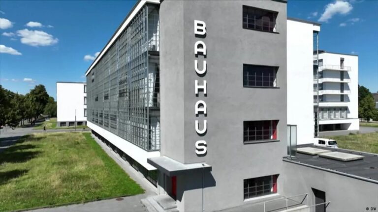 La Bauhaus: Un Manifiesto por la Libertad Artística en Tiempos de Crisis