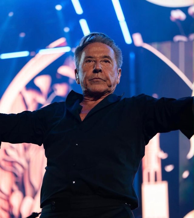 Ricardo Montaner Encanta a Los Ángeles con un Concierto Lleno de Nostalgia