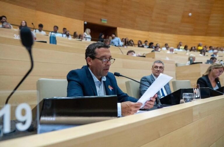 Crisis en Córdoba: Renuncia legislador en medio de escándalo de grooming