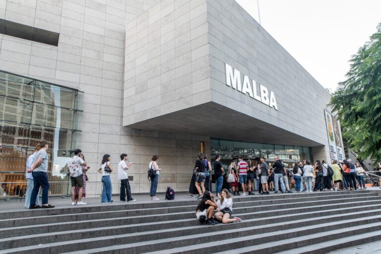 Guía Definitiva para Visitar el MALBA: Transporte Público y Opciones en Auto