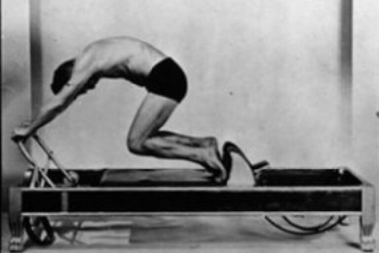 El Legado de Joseph Pilates: Cómo Transformó el Bienestar Físico y Mental
